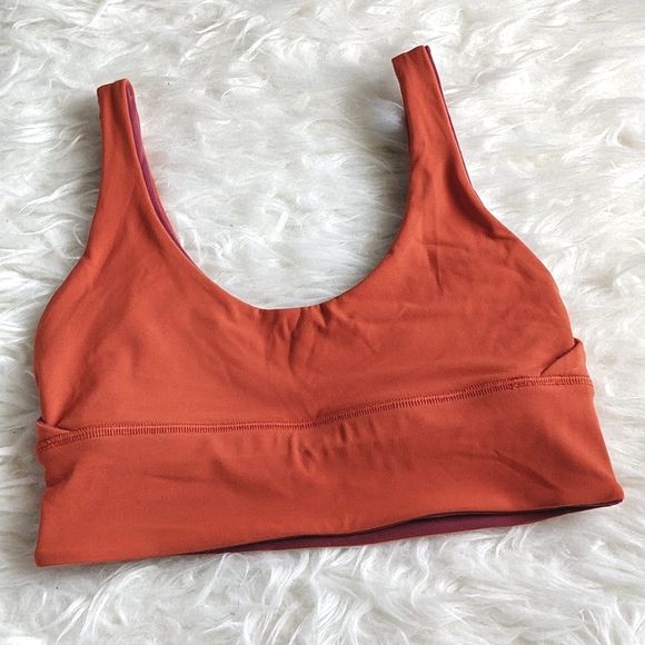 Women lululemon sports bra - Picture 4 of 5